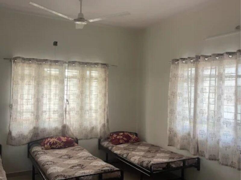 Amruta Paying Guest & Room